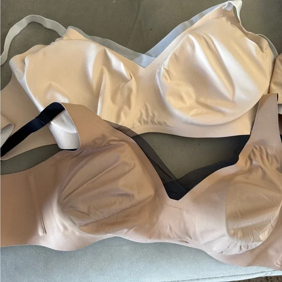 Honeylove CrossOver Bra Bundle 1 in Astral White and 1 in Black size L 38 B/C